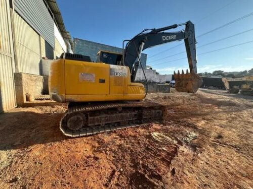 Escavadeira John Deere 130G