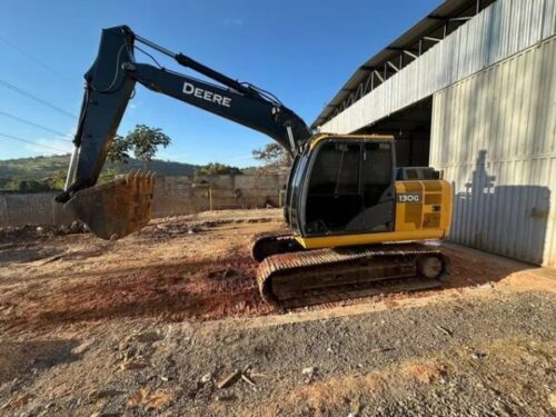Escavadeira John Deere 130G