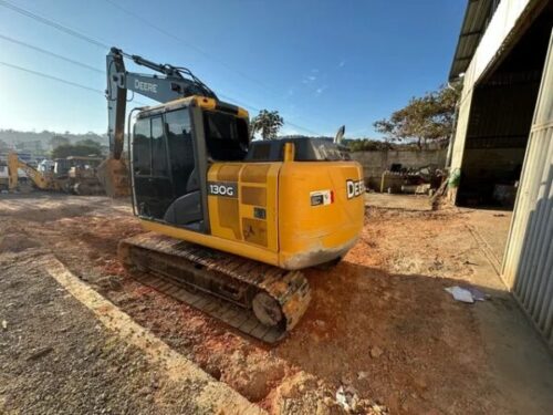 Escavadeira John Deere 130G