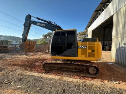 Escavadeira John Deere 130G